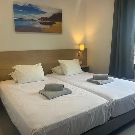 Stunning 2 Bedroom Seafront Apartment Puerto del Carmen  Ngoại thất bức ảnh