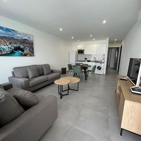 Stunning 2 Bedroom Seafront Apartment Puerto del Carmen  Ngoại thất bức ảnh