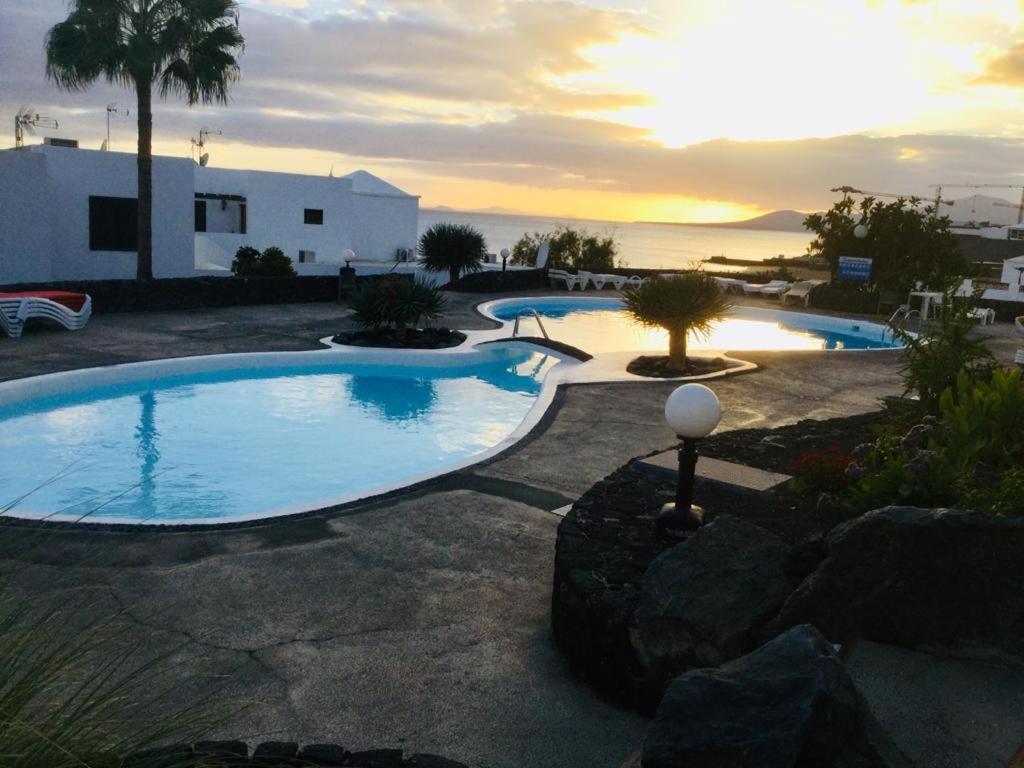 Stunning 2 Bedroom Seafront Apartment Puerto del Carmen  Ngoại thất bức ảnh