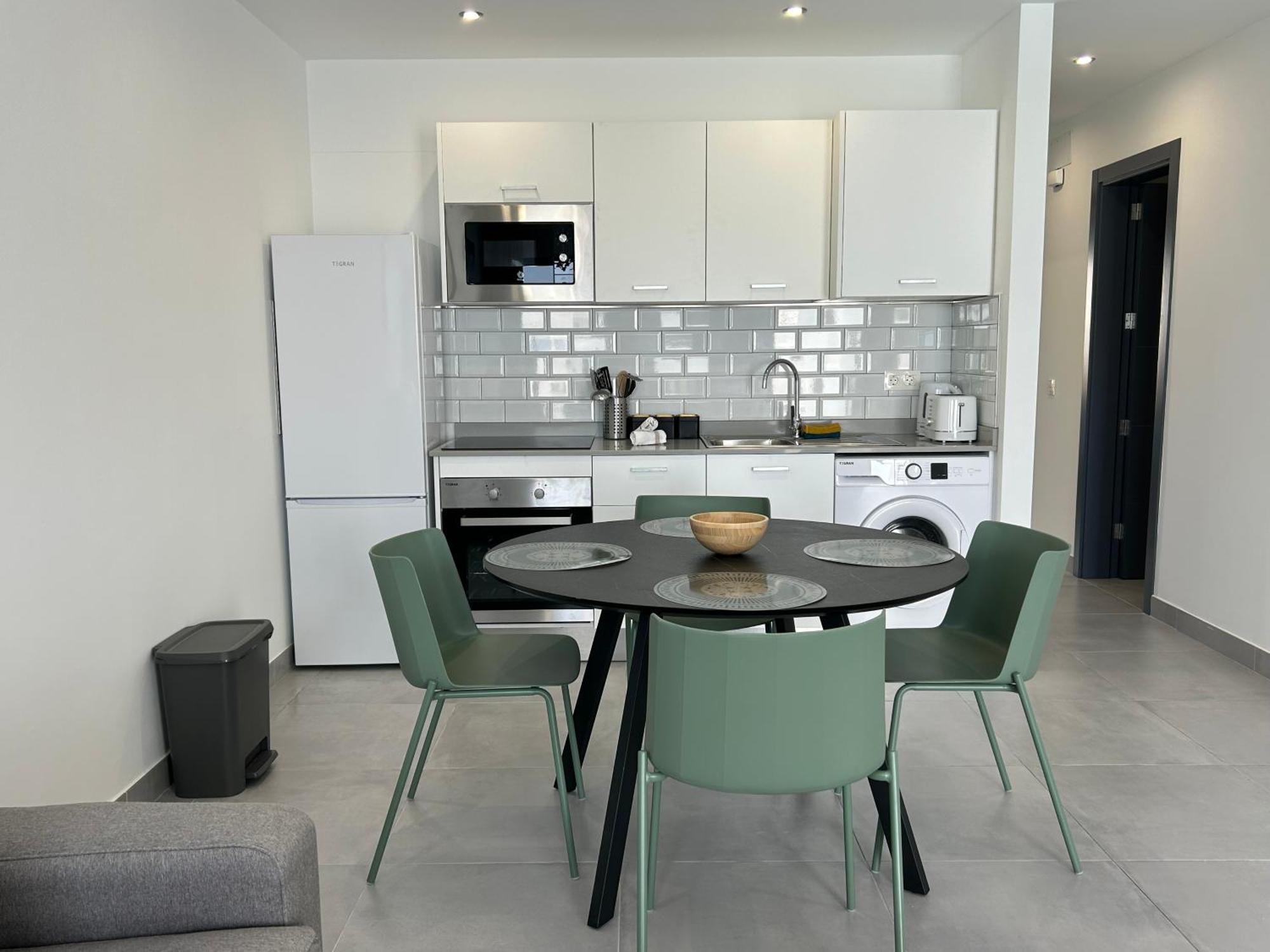 Stunning 2 Bedroom Seafront Apartment Puerto del Carmen  Ngoại thất bức ảnh