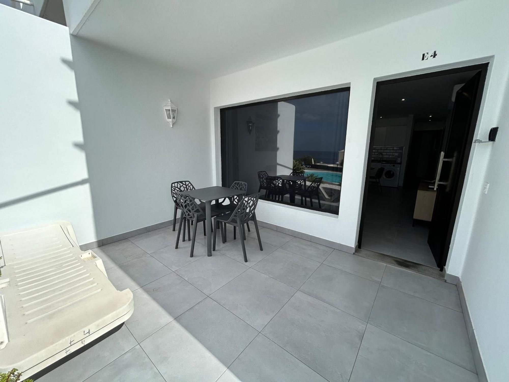 Stunning 2 Bedroom Seafront Apartment Puerto del Carmen  Ngoại thất bức ảnh