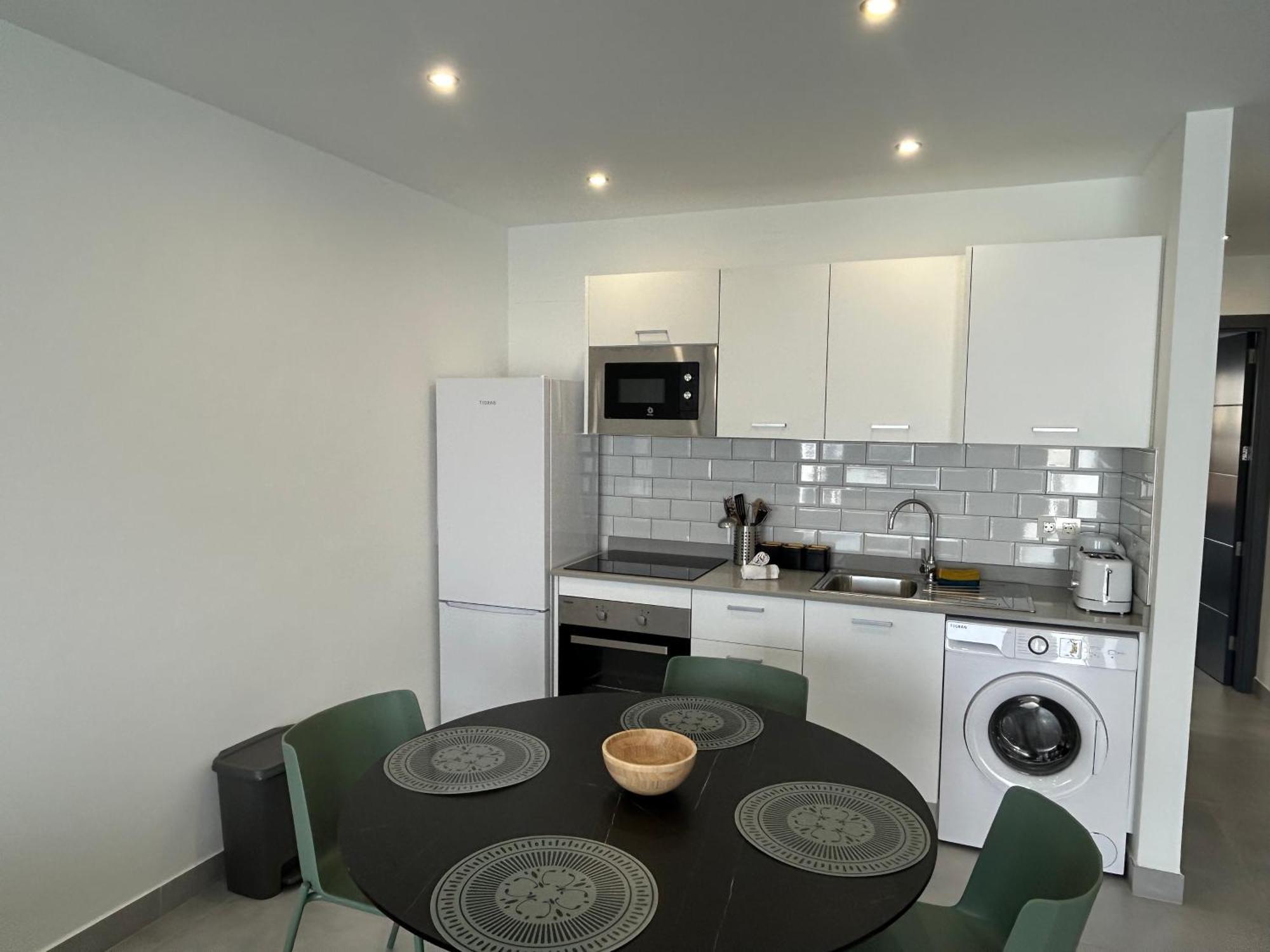 Stunning 2 Bedroom Seafront Apartment Puerto del Carmen  Ngoại thất bức ảnh